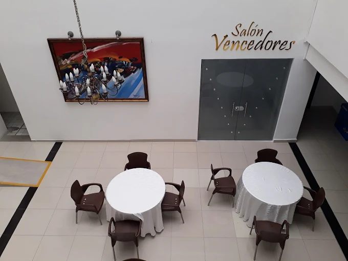 catalina-plaza-mesas